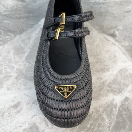 PRADA 25S BALLET FLAT IN BLACK RAFFIA AND CALFSKIN