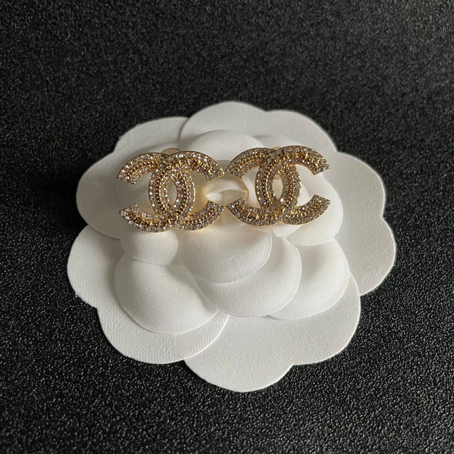 STUD EARRINGS IN GOLD METAL FULLY WHITE DIAMOND