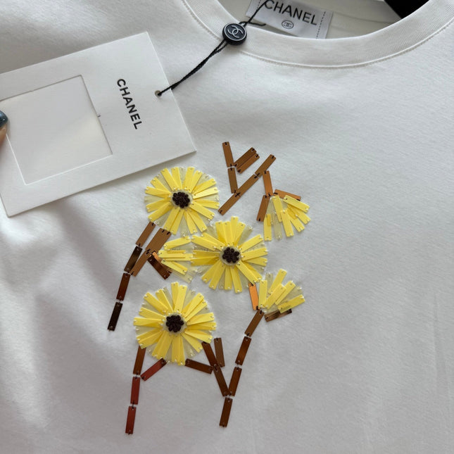 CC 25 Beaded Embroidered Daisy T-shirt White Cotton