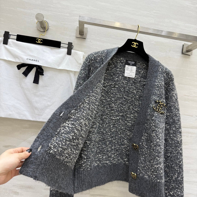 CHANEL 25S KNITTED CARDIGAN 272