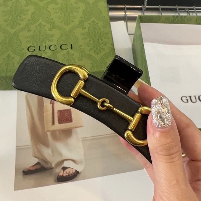 GOLD HORSEBIT CLAW CLIP IN BLACK LAMBSKIN AND RESIN 188103