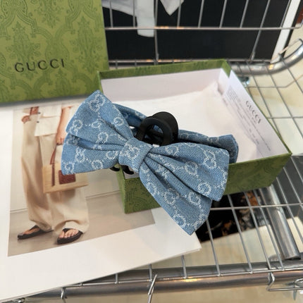 BOW CLAW CLIP IN LIGHT BLUE DENIM 425503