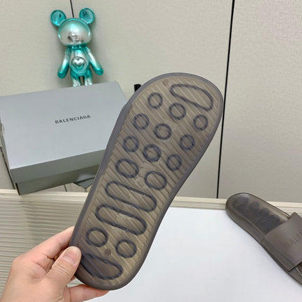 POOL SLIDE SANDAL IN SMOKE BROWN RUBBER