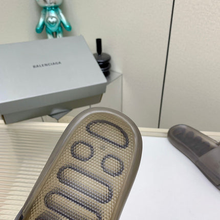 POOL SLIDE SANDAL IN SMOKE BROWN RUBBER