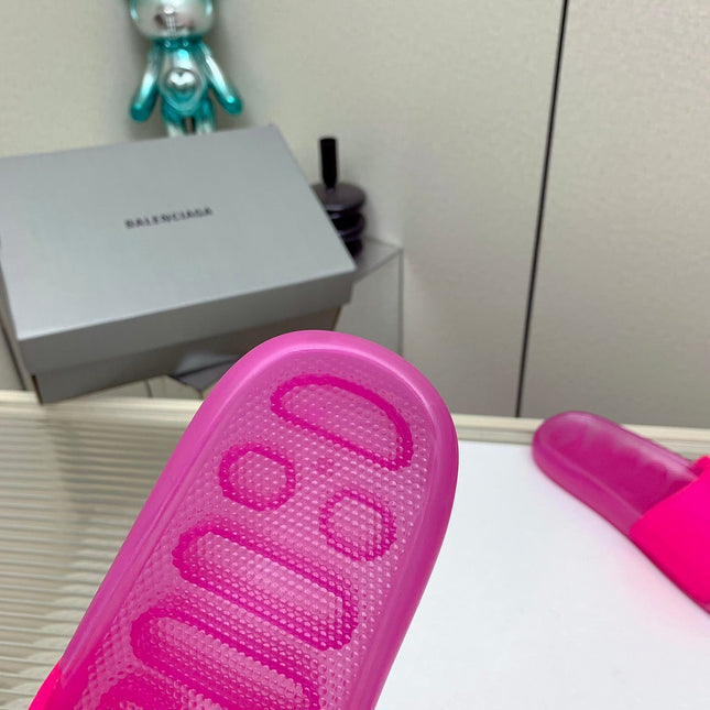 POOL SLIDE SANDAL IN JELLY PINK RUBBER