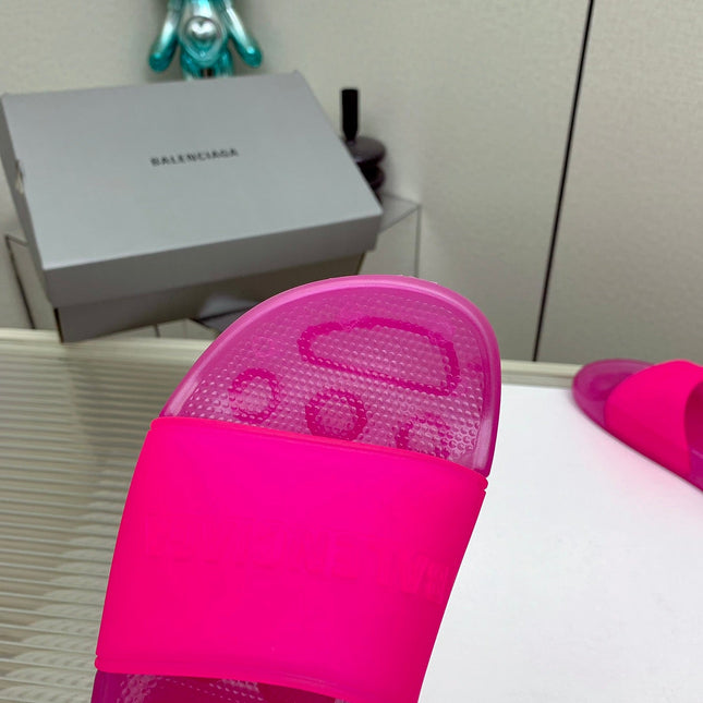 POOL SLIDE SANDAL IN JELLY PINK RUBBER