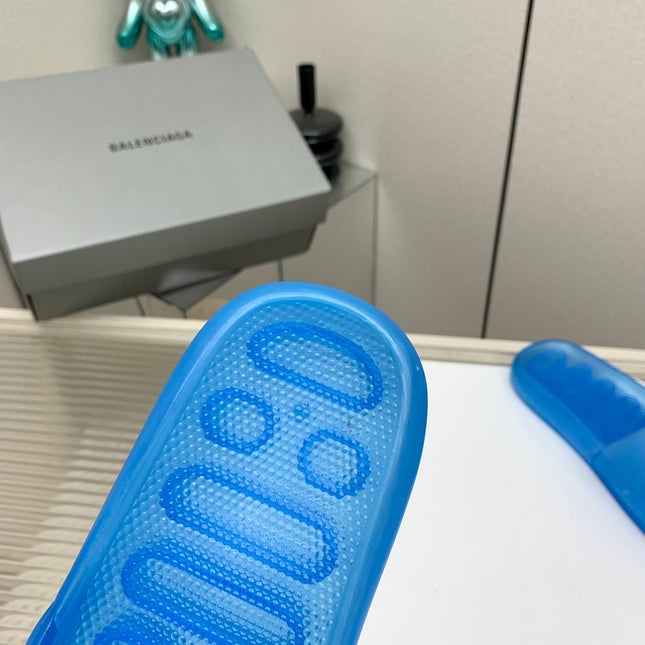 POOL SLIDE SANDAL IN JELLY BLUE RUBBER