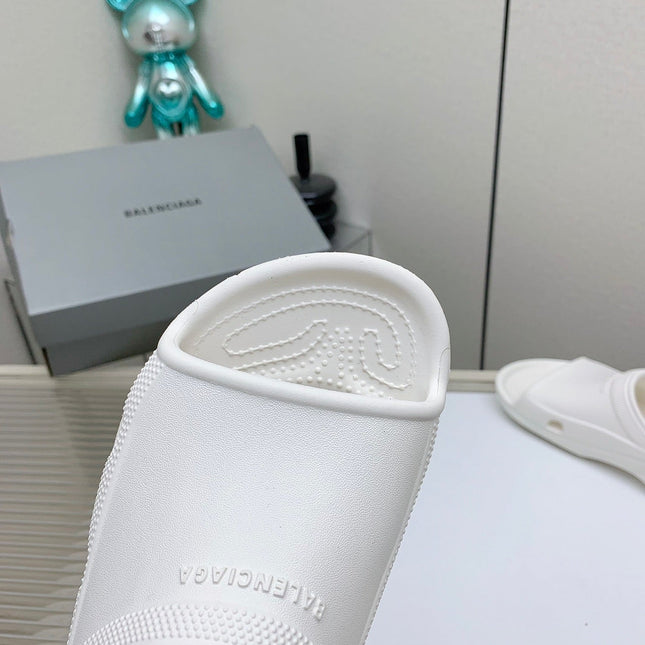 POOL CROCS IN WHITE RUBBER