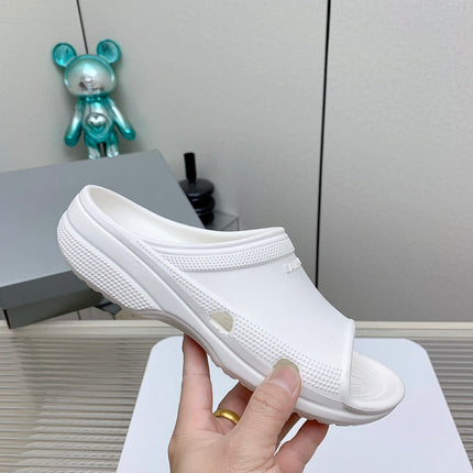 POOL CROCS IN WHITE RUBBER