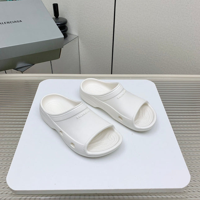 POOL CROCS IN WHITE RUBBER