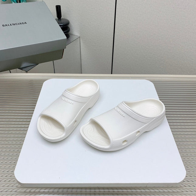 POOL CROCS IN WHITE RUBBER