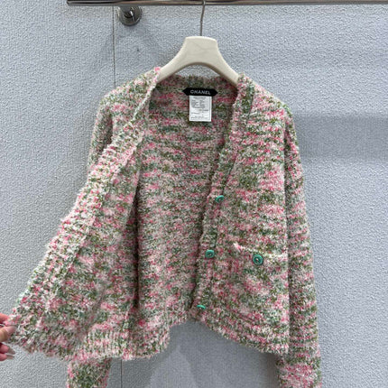 CHANEL 25S V-NECK KNITTED CARDIGAN 233577