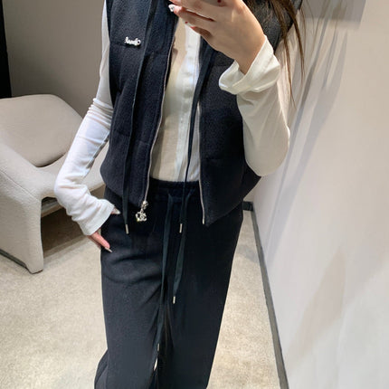 CHANEL 25S KNIT BLAZER AND DRAWSTRING PANTS SET 387