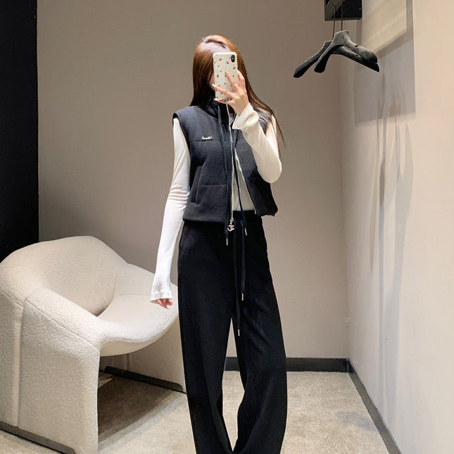 CHANEL 25S KNIT BLAZER AND DRAWSTRING PANTS SET 387