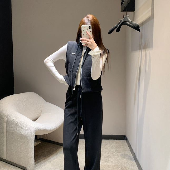 CHANEL 25S KNIT BLAZER AND DRAWSTRING PANTS SET 387