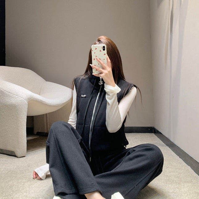 CHANEL 25S KNIT BLAZER AND DRAWSTRING PANTS SET 387