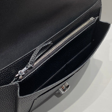 TOGO PASSPORT HOLDER 20 IN BLACK CALFSKIN