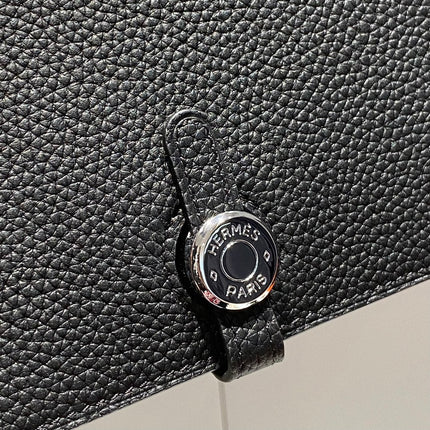 TOGO PASSPORT HOLDER 20 IN BLACK CALFSKIN