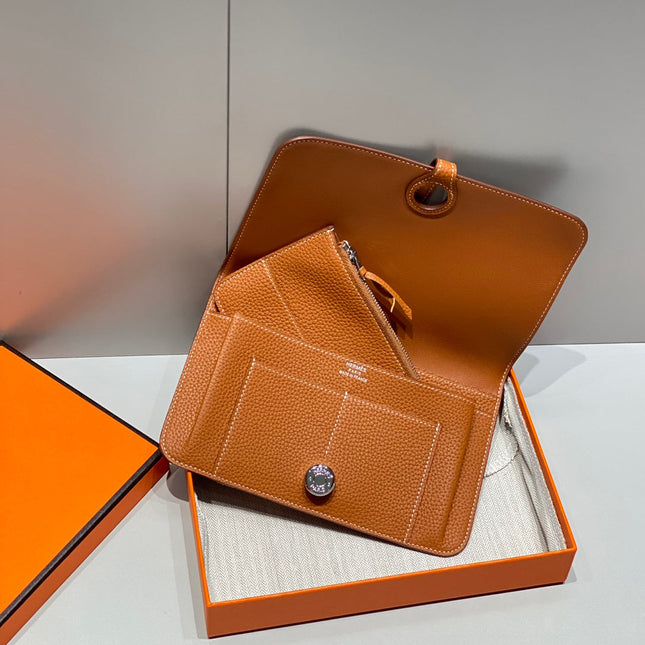 TOGO PASSPORT HOLDER 20 IN GINGER ORANGE CALFSKIN