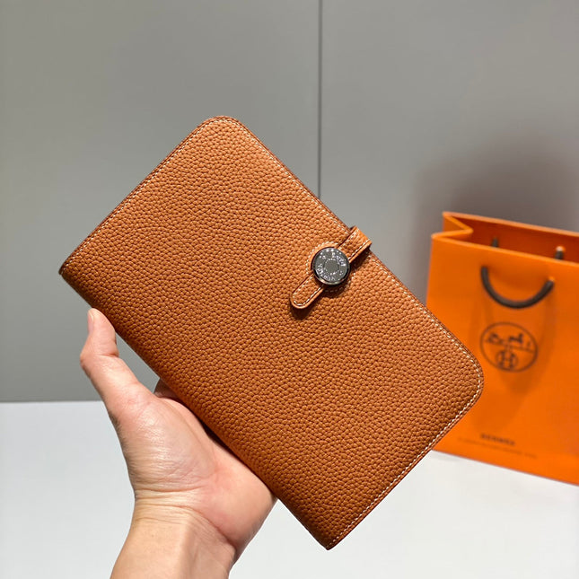 TOGO PASSPORT HOLDER 20 IN GINGER ORANGE CALFSKIN
