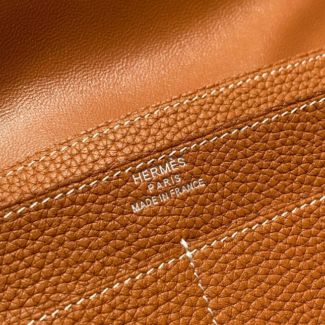 TOGO PASSPORT HOLDER 20 IN GINGER ORANGE CALFSKIN