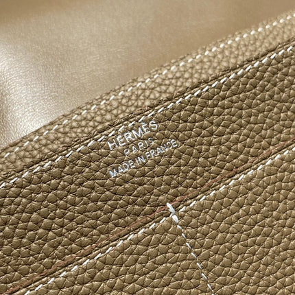 TOGO PASSPORT HOLDER 20 IN MOCHA BROWN CALFSKIN