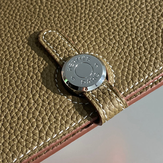 TOGO PASSPORT HOLDER 20 IN MOCHA BROWN CALFSKIN