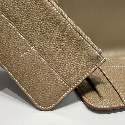 TOGO PASSPORT HOLDER 20 IN MOCHA BROWN CALFSKIN