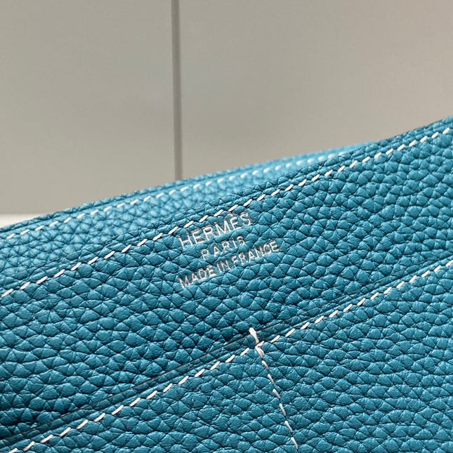 TOGO PASSPORT HOLDER 20 IN OCEAN BLUE CALFSKIN
