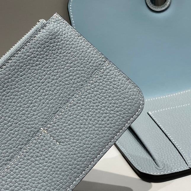 TOGO PASSPORT HOLDER 20 IN LIGHT BLUE CALFSKIN