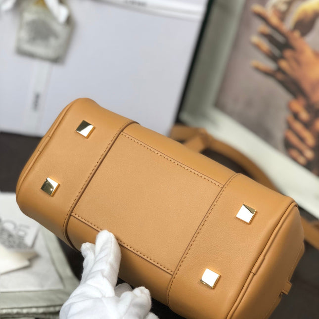 LOE AMAZONA 19 BAG IN WARM DESERT NAPPA CALFSKIN