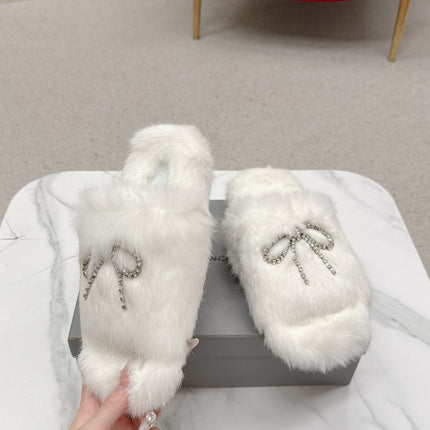 BALENCIAGA 25S SOFT FUR SLIPPERS IN WHITE FUR WITH RHINESTONE BOW