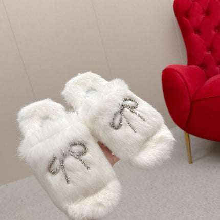 BALENCIAGA 25S SOFT FUR SLIPPERS IN WHITE FUR WITH RHINESTONE BOW