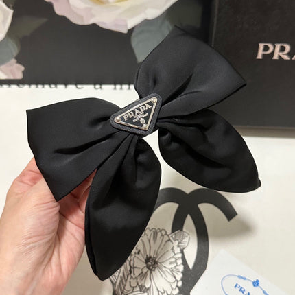 BOW-KNOT HAIR CLIP IN BLACK SILK 358295
