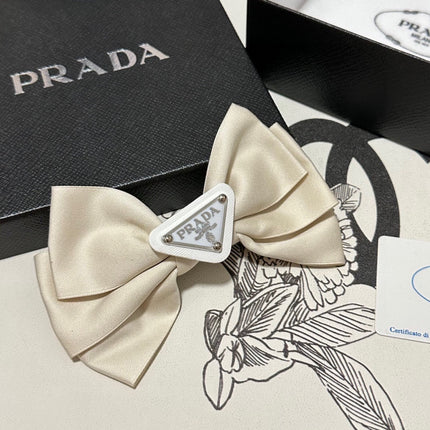 BREEZE BEIGE RE-NYLON BOW HAIR CLIP 391660