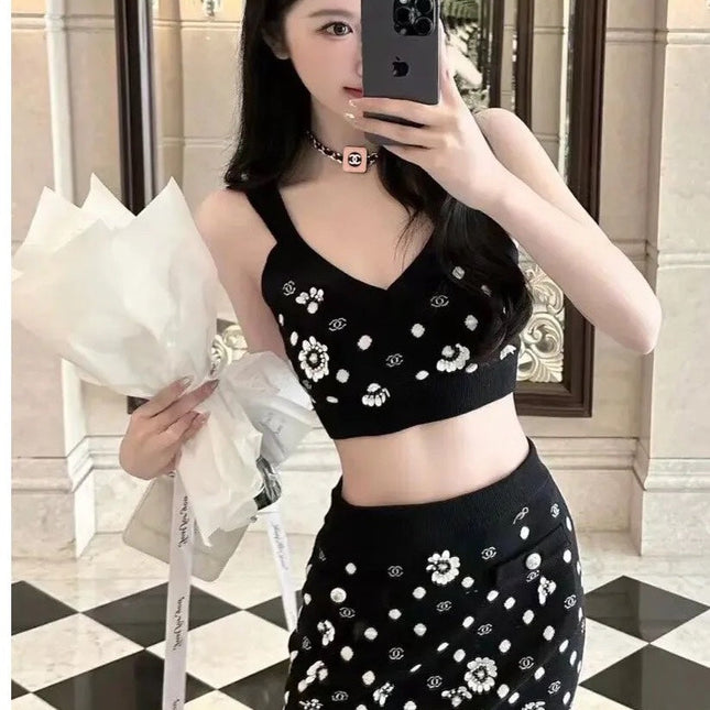 CHAIN CHOKER IN GOLD-PLATED METAL WITH  LEATHER THROUGH LINKS