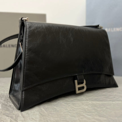 CRUSH SHOULDER BAG 31 IN BLACK CRUSHED CALFSKIN LEATHER STRAP SILVER HARDWARE