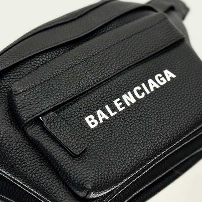 EVERYDAY BELTPACK 40 IN BLACK GRAINED CALFSKIN