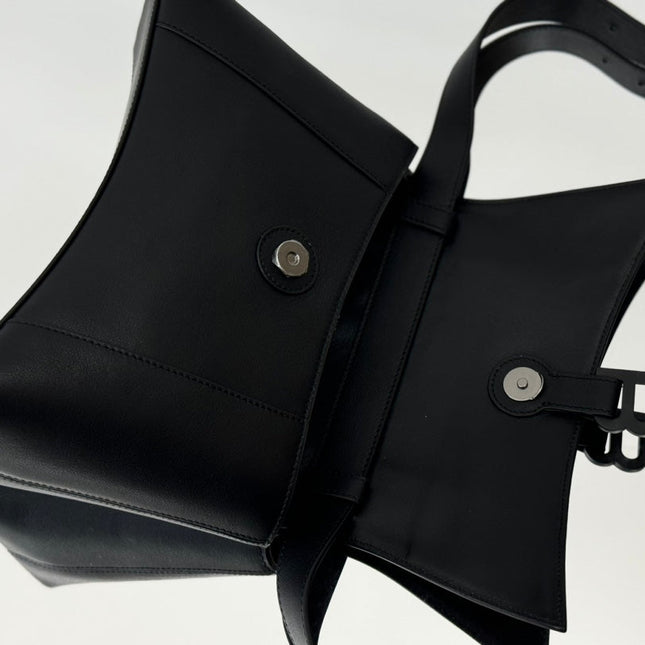 DOWNTOWN S CROSSBODY BAG 30 IN BLACK SOFT LAMBSKIN