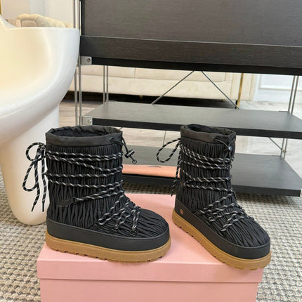 SNOW ANKLE BOOTS IN BLACK WRINKLED NYLON