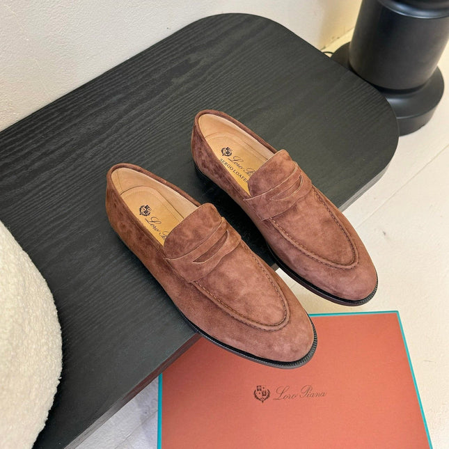 CLASSIC LOAFERS IN EARTH BROWN SUEDUE