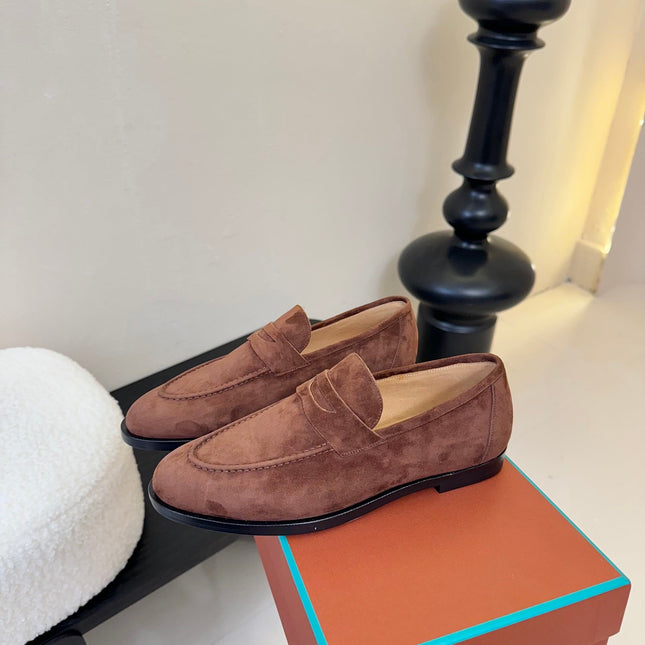 CLASSIC LOAFERS IN EARTH BROWN SUEDUE
