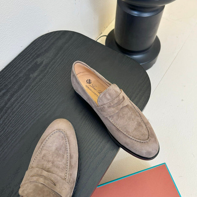 CLASSIC LOAFERS IN LIGHT TAUPE SUEDUE