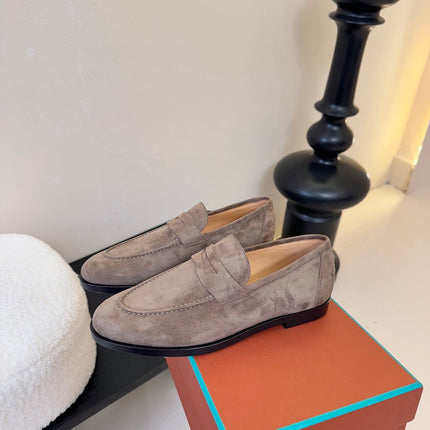 CLASSIC LOAFERS IN LIGHT TAUPE SUEDUE