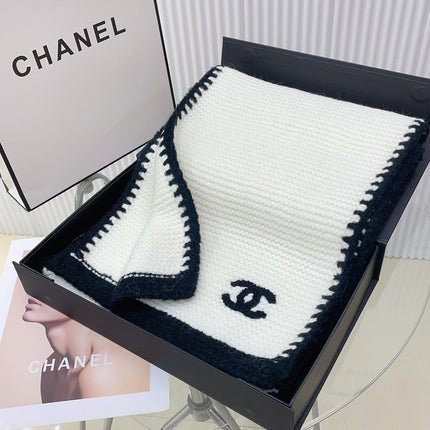 KNIT SCARF 200 CM IN WHITE CASHMERE WITH BLACK LOGO 383911