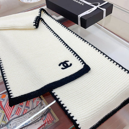 KNIT SCARF 200 CM IN WHITE CASHMERE WITH BLACK LOGO 383911