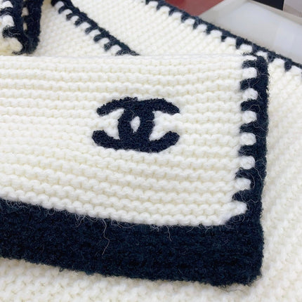 KNIT SCARF 200 CM IN WHITE CASHMERE WITH BLACK LOGO 383911