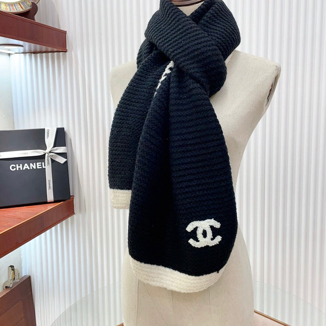 KNIT SCARF 200 CM IN BLACK CASHMERE WITH WHITE LOGO 383910