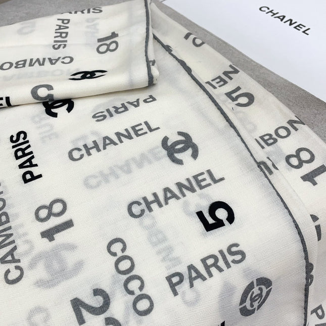 SQUARE SCARF 140 CM IN WHITE MONOGRAM CASHMERE 401158