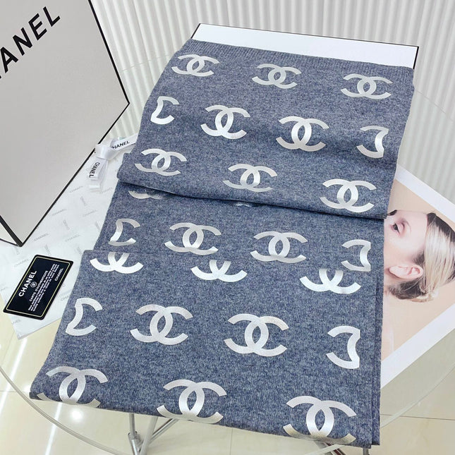 SCARF 190 CM IN COOL GRAY CASHMERE WITH SILVER LOGO 401170